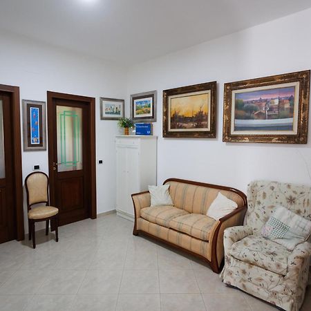 The Lemon Tree House Apartman Scalea Kültér fotó