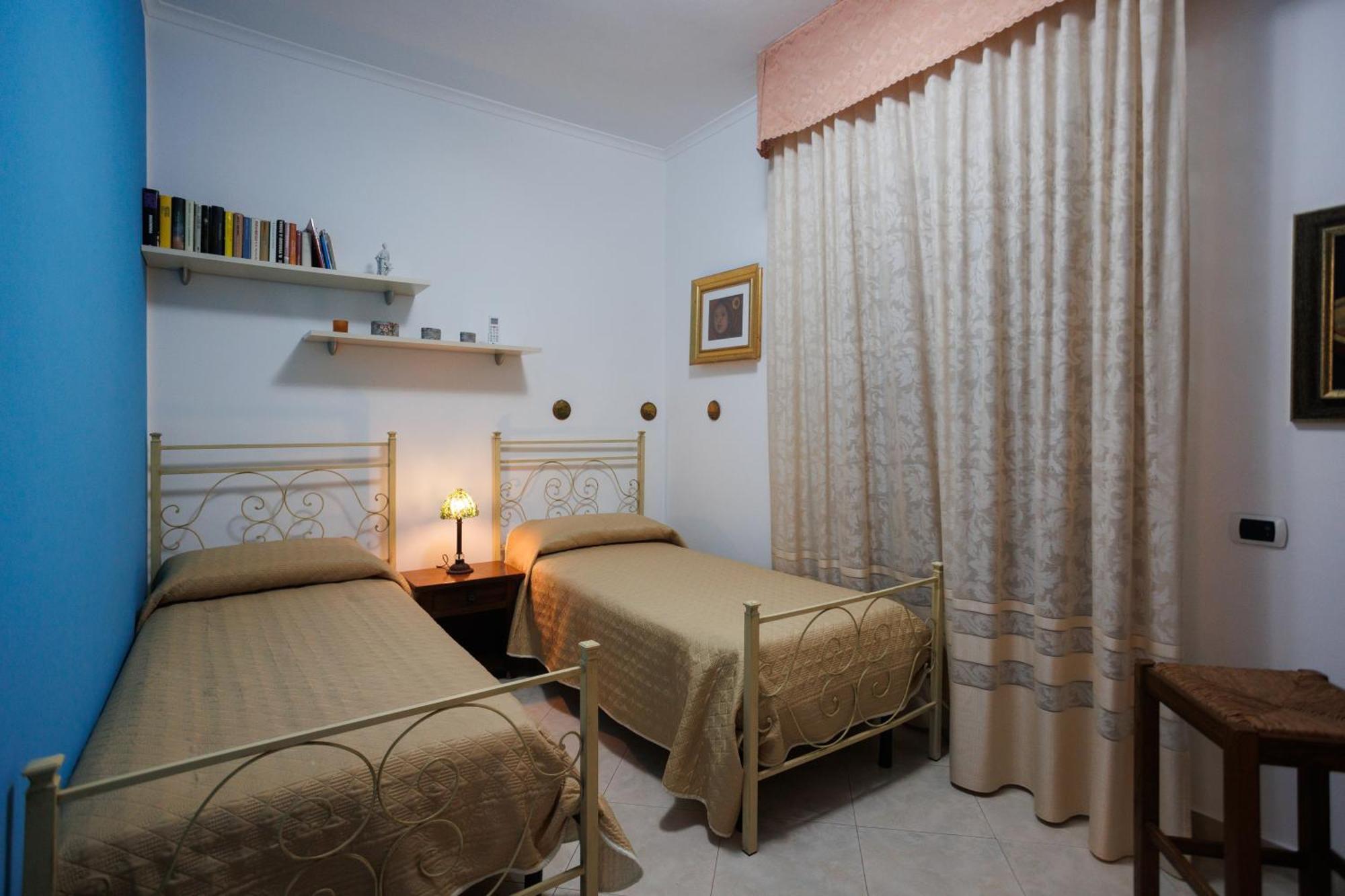 The Lemon Tree House Apartman Scalea Kültér fotó