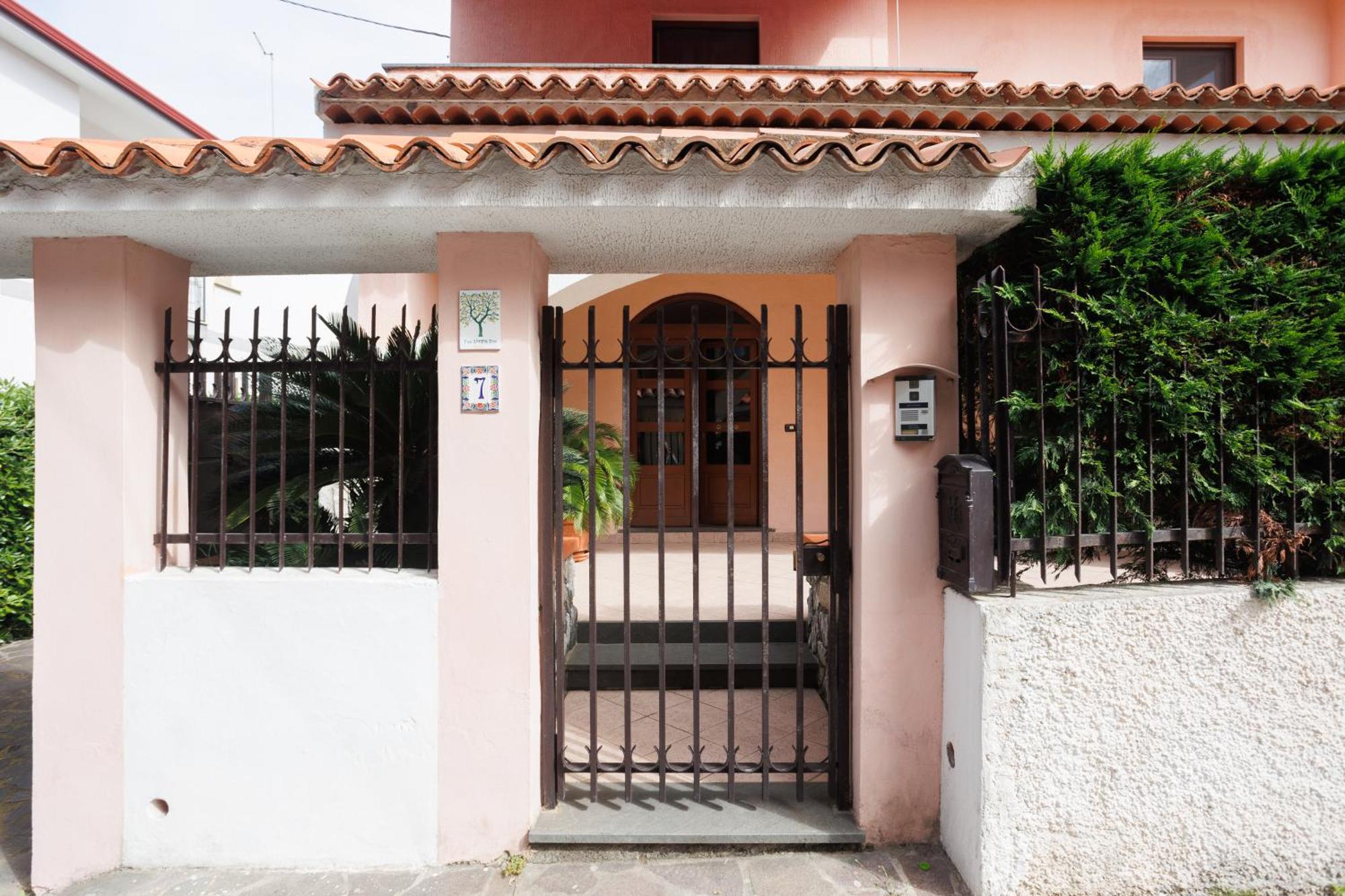 The Lemon Tree House Apartman Scalea Kültér fotó