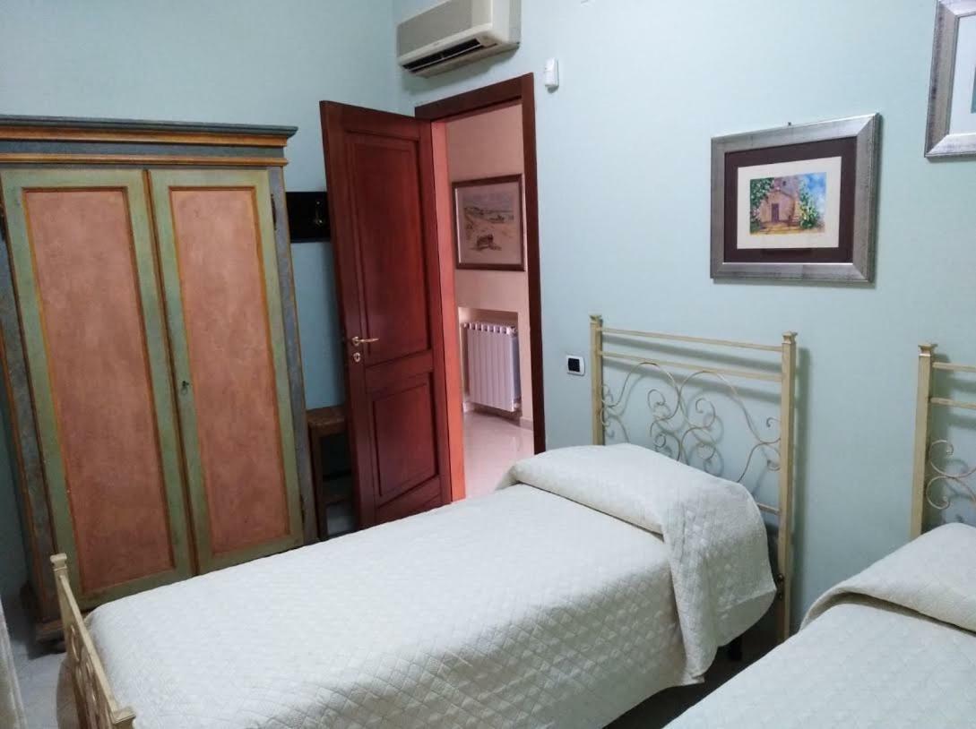 The Lemon Tree House Apartman Scalea Kültér fotó