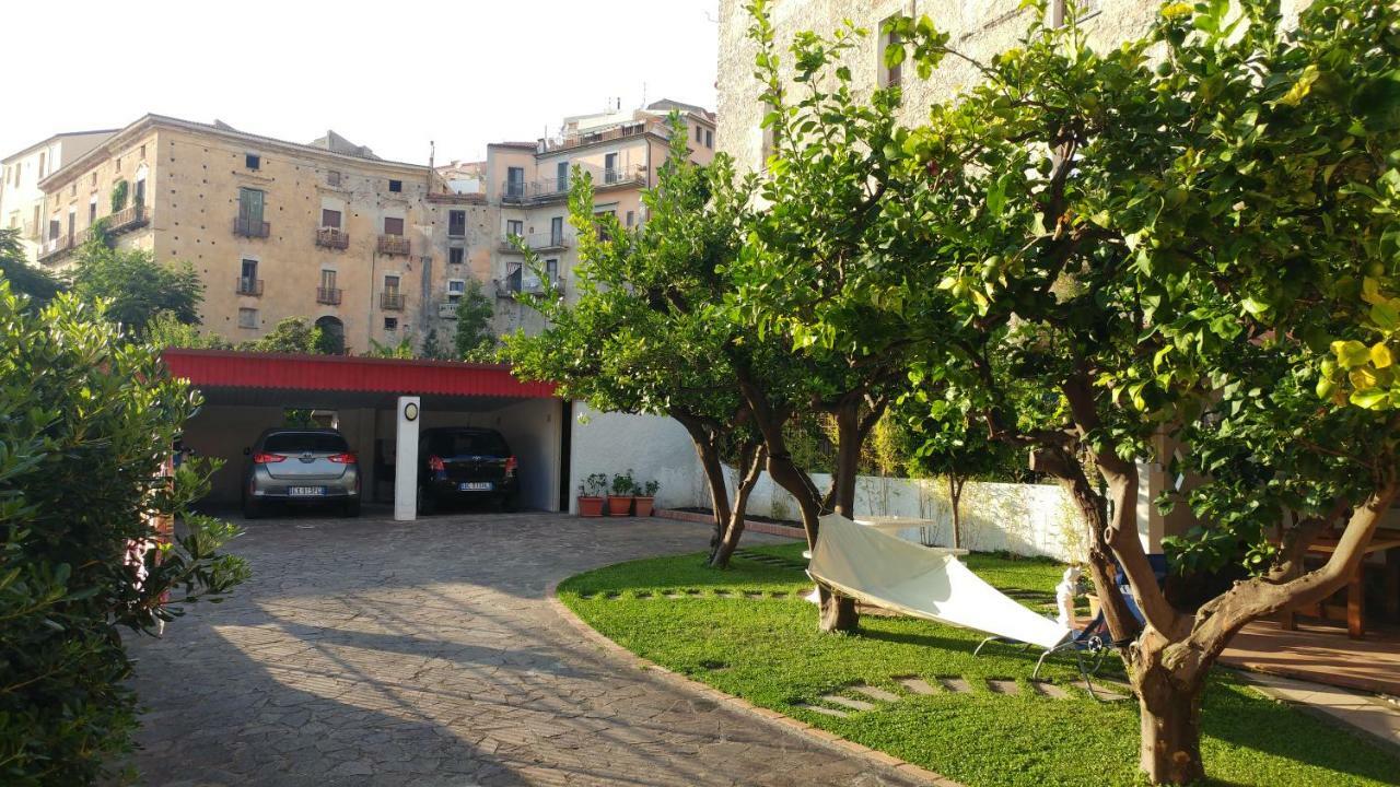 The Lemon Tree House Apartman Scalea Kültér fotó